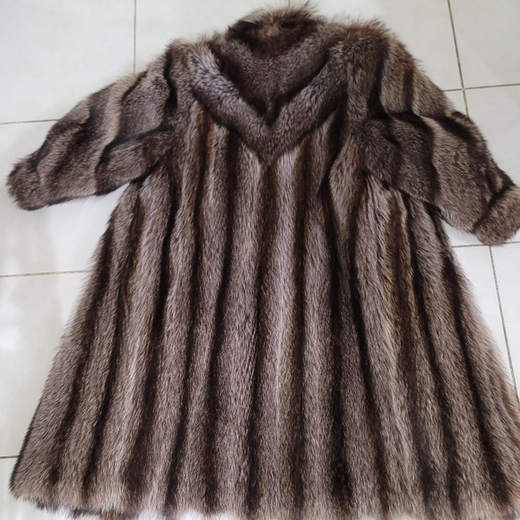 Beaver full length coat - Picture 3 of 4